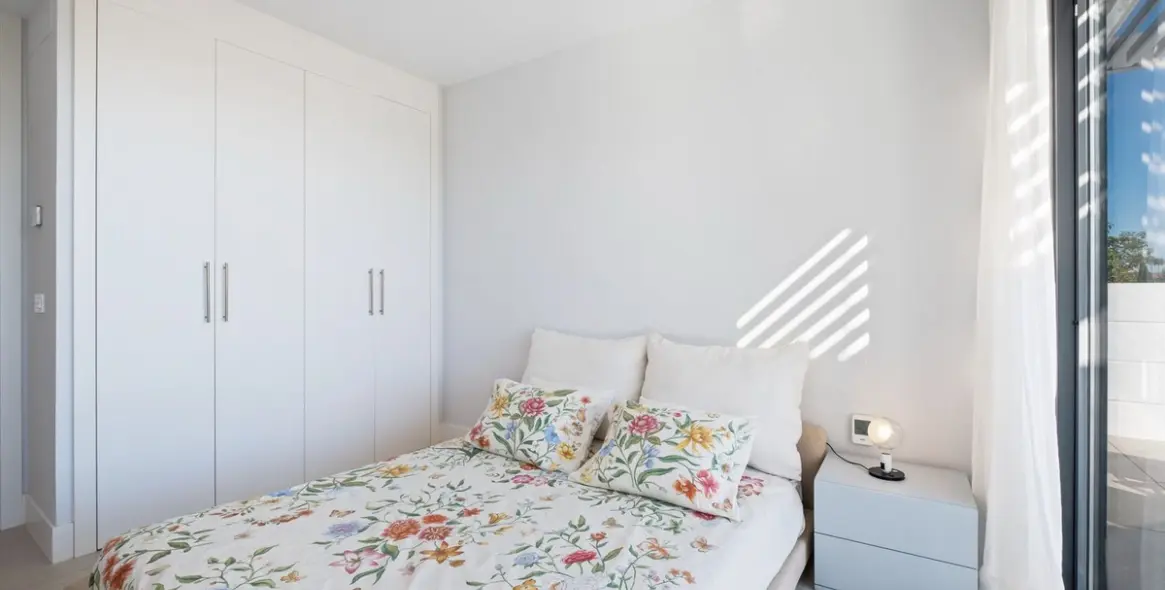 Sale of middle floor apartment in La Quinta 16