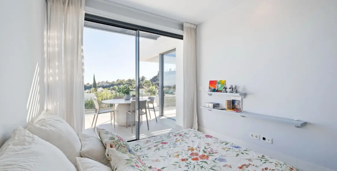 Sale of middle floor apartment in La Quinta 17