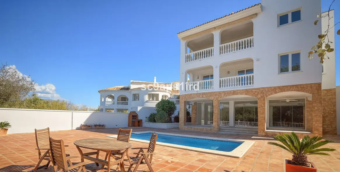 Venta de villa independiente en Cerros del Aguila 2