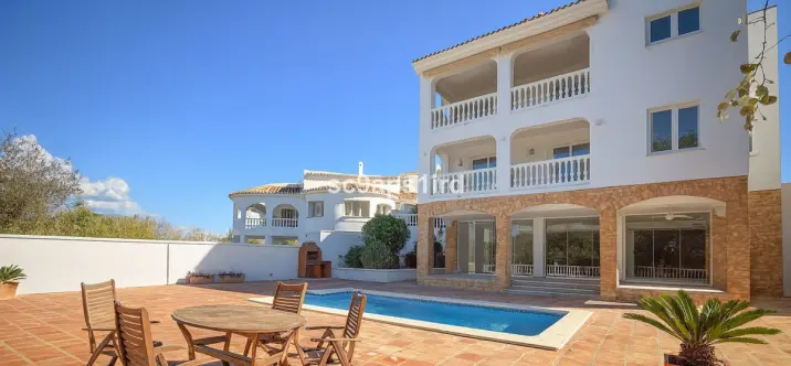 Venta de villa independiente en Cerros del Aguila 1