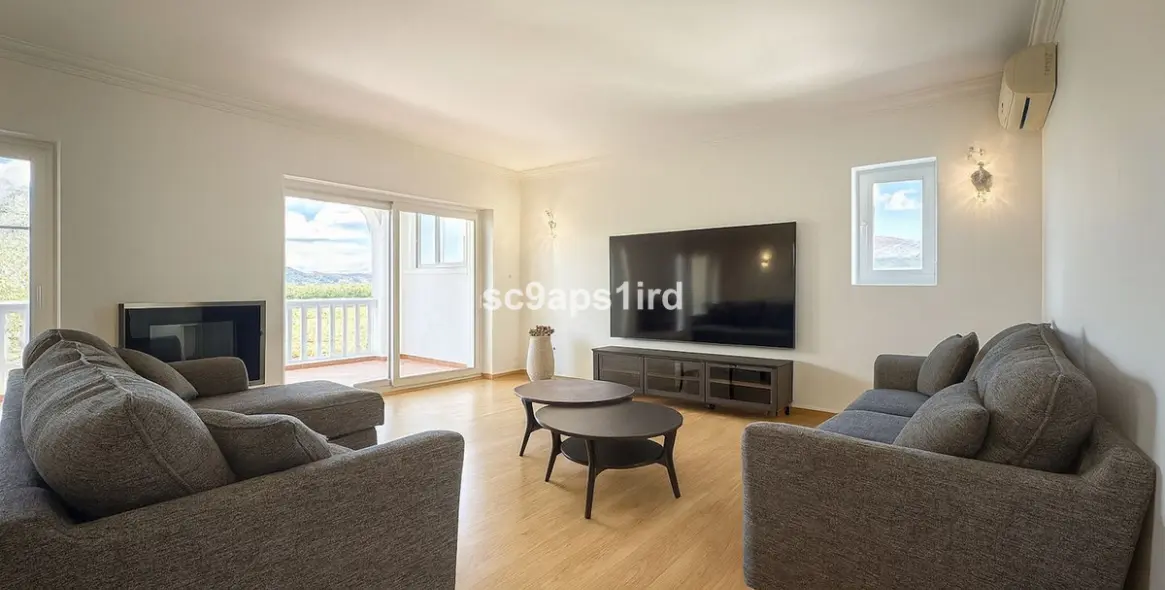 Venta de villa independiente en Cerros del Aguila 9