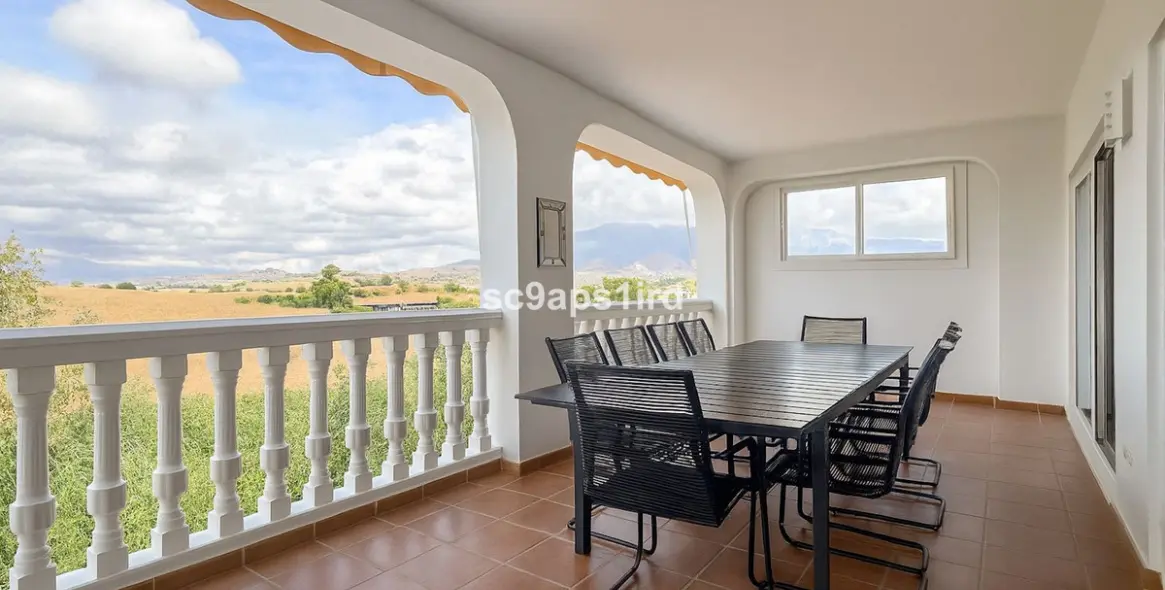 Venta de villa independiente en Cerros del Aguila 11