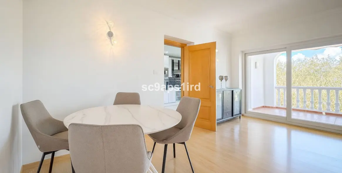 Venta de villa independiente en Cerros del Aguila 13