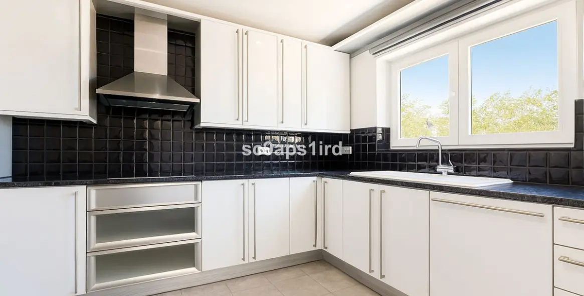 Venta de villa independiente en Cerros del Aguila 17