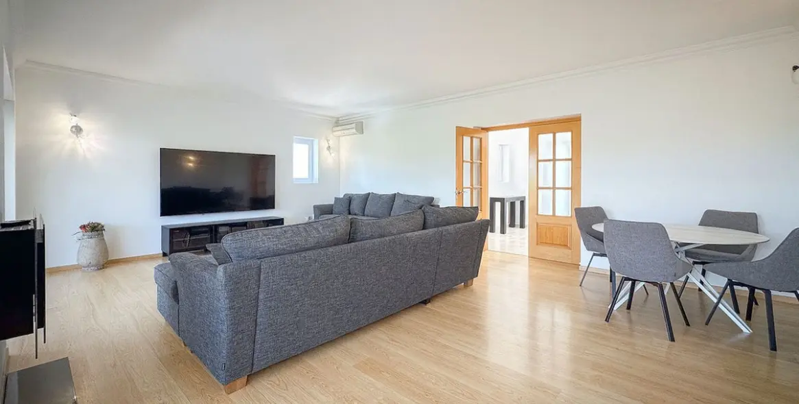 Sale of detached villa in Cerros del Aguila 8