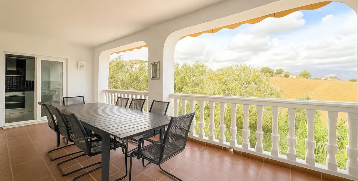 Sale of detached villa in Cerros del Aguila 10