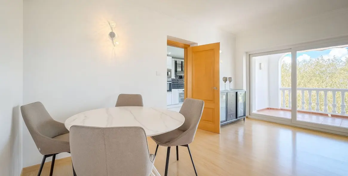 Sale of detached villa in Cerros del Aguila 13