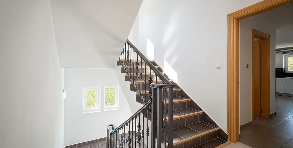 Sale of detached villa in Cerros del Aguila 19