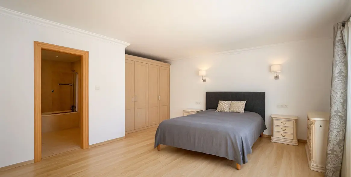 Sale of detached villa in Cerros del Aguila 24