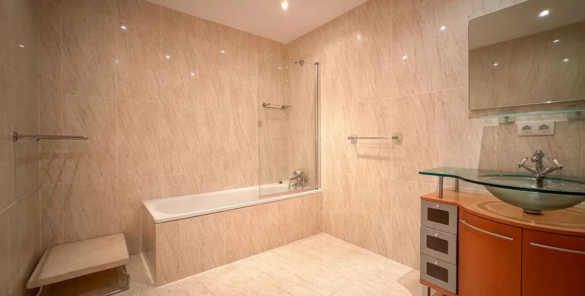 Sale of detached villa in Cerros del Aguila 26