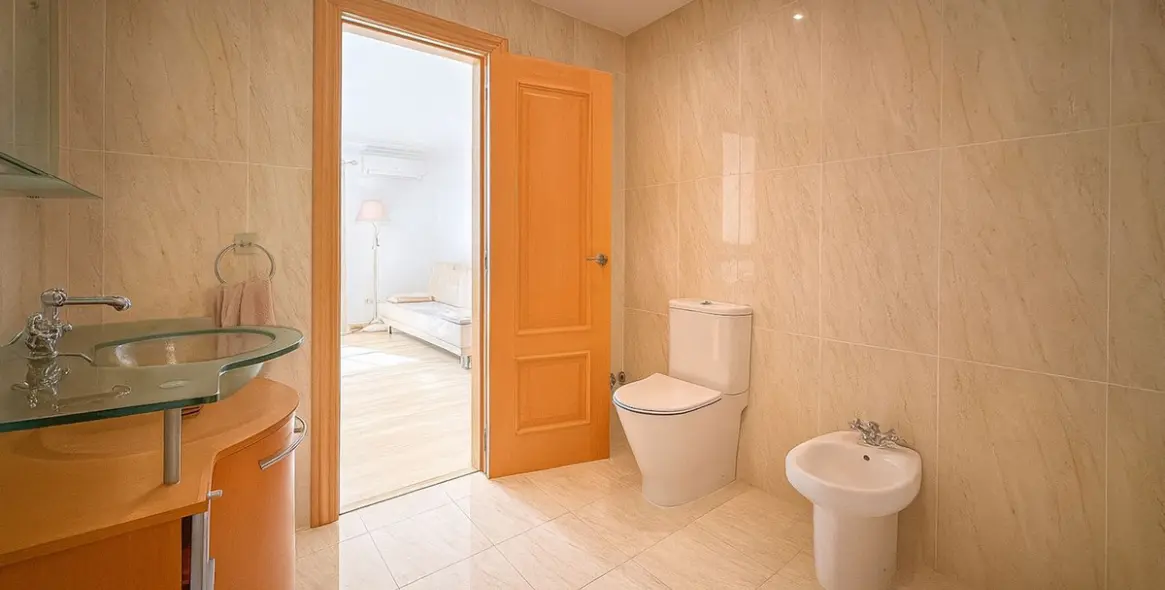 Sale of detached villa in Cerros del Aguila 27