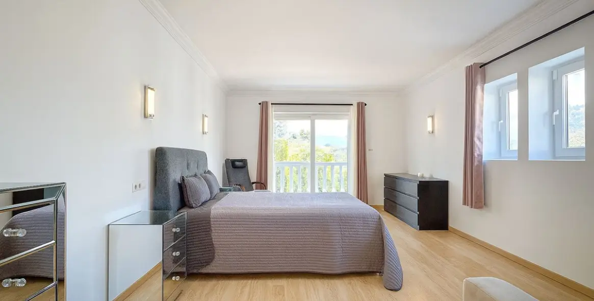 Sale of detached villa in Cerros del Aguila 29