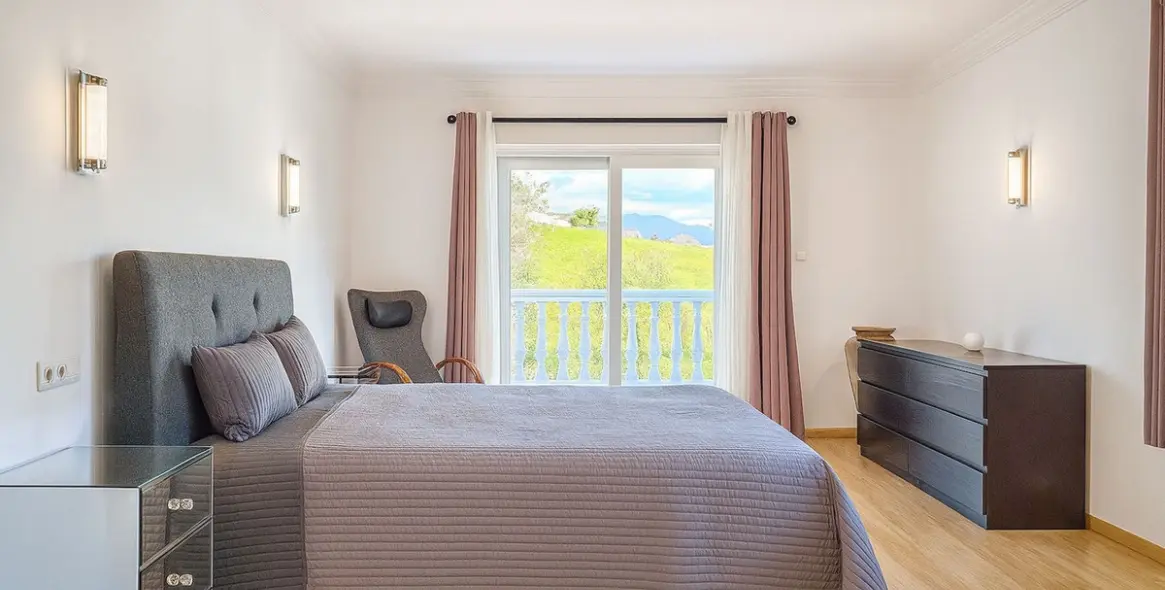 Sale of detached villa in Cerros del Aguila 30