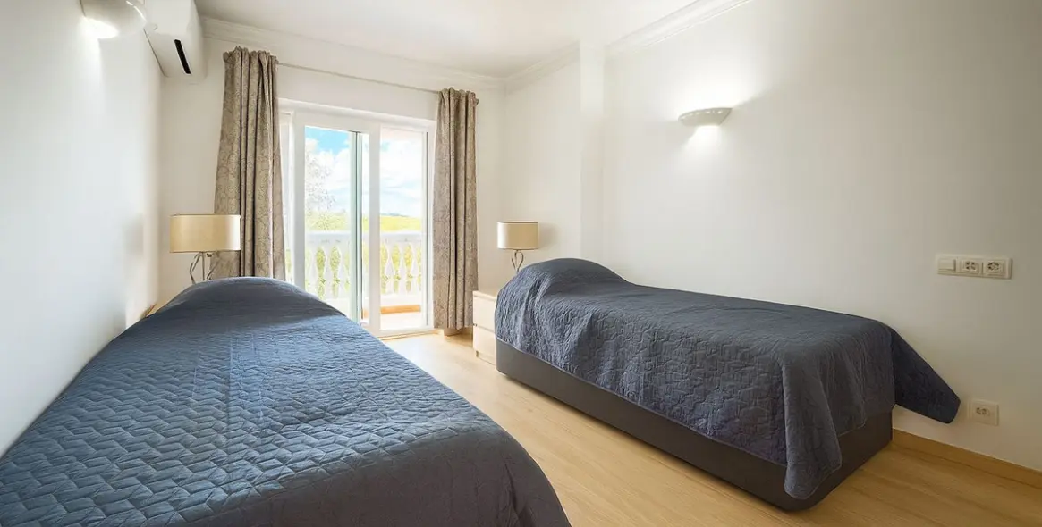 Sale of detached villa in Cerros del Aguila 36