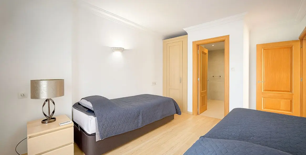 Sale of detached villa in Cerros del Aguila 37