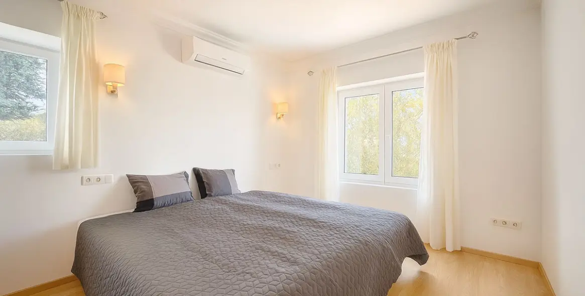 Sale of detached villa in Cerros del Aguila 41