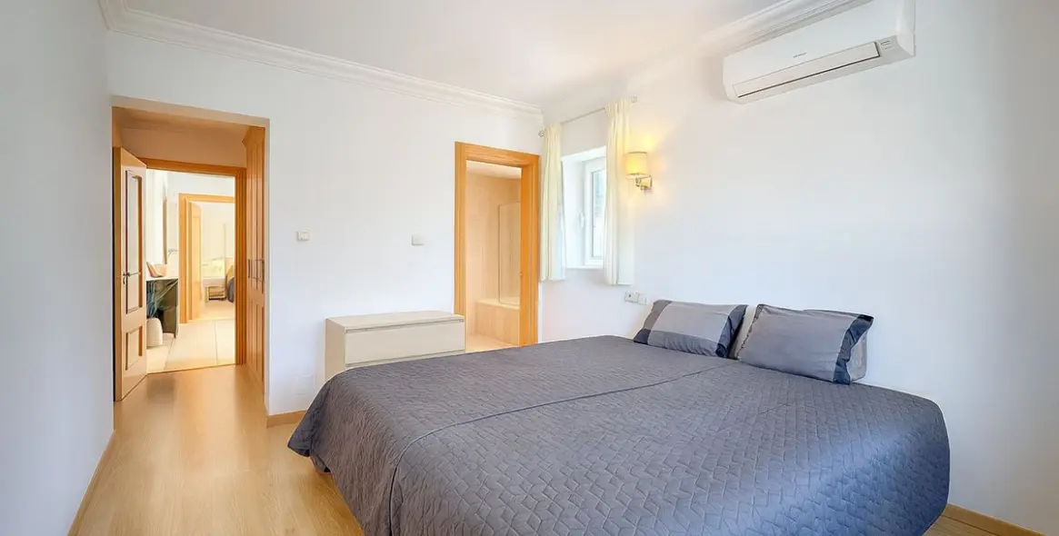 Sale of detached villa in Cerros del Aguila 42