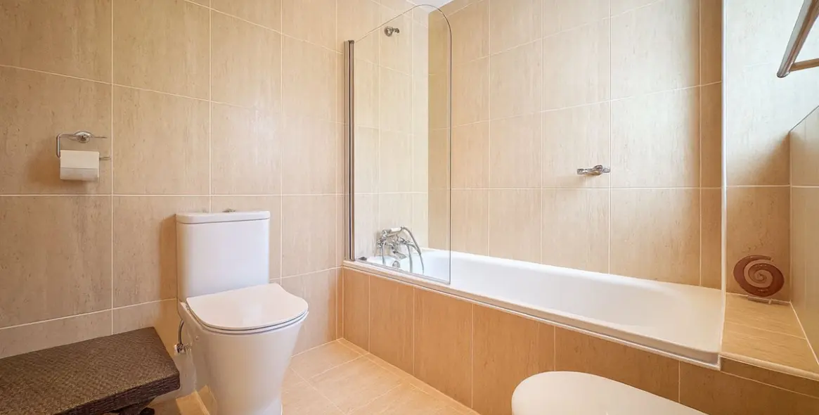 Sale of detached villa in Cerros del Aguila 43