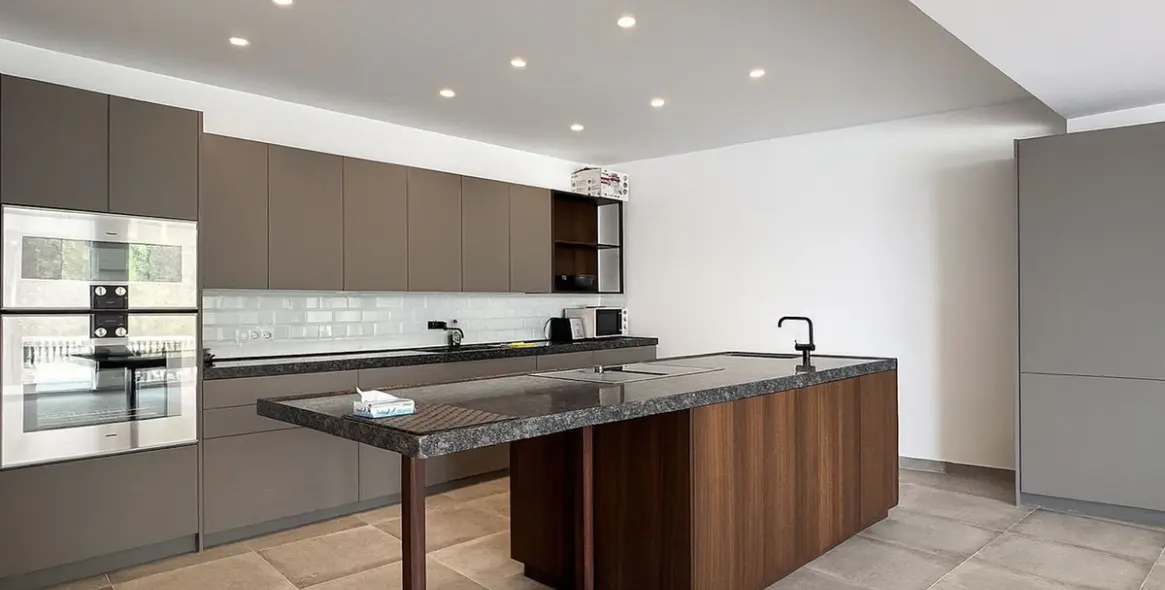 Sale of detached villa in Cerros del Aguila 49