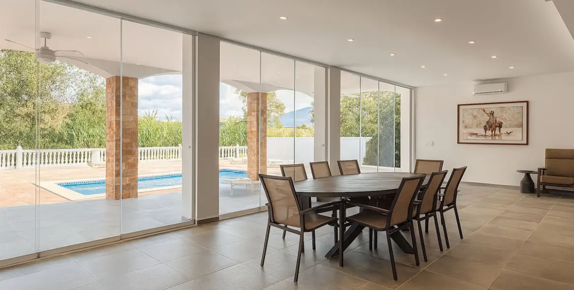 Sale of detached villa in Cerros del Aguila 50