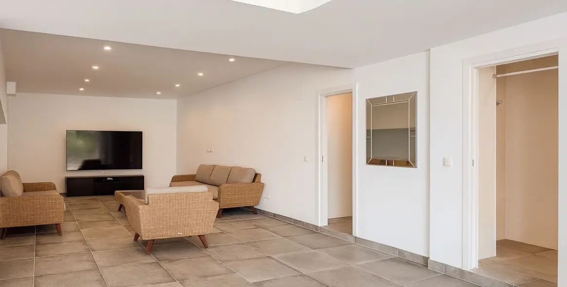 Sale of detached villa in Cerros del Aguila 51