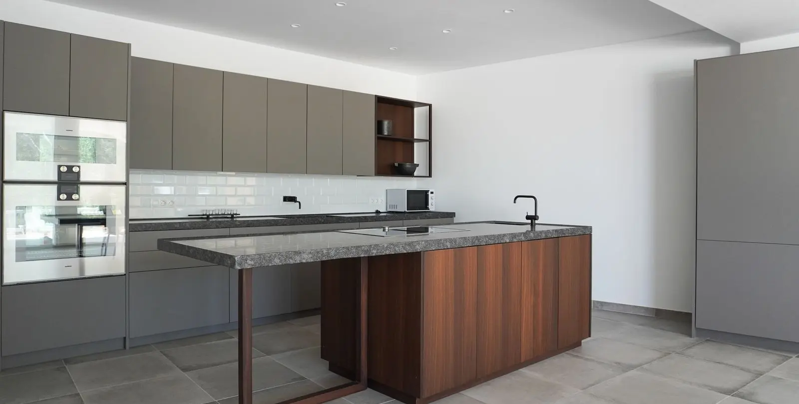 Продажа  отдельно стоящей виллы в Cerros del Aguila 41