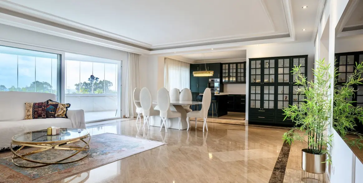 Short-term rent of penthouse in Puerto Banús 1