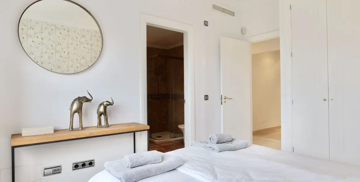 Short-term rent of penthouse in Puerto Banús 12