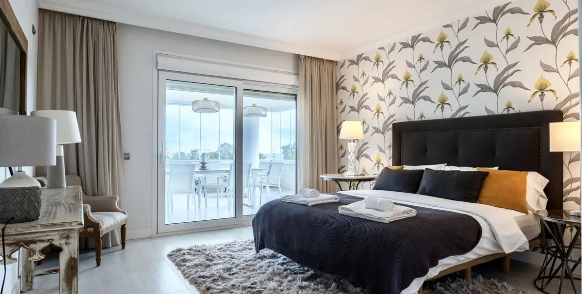 Short-term rent of penthouse in Puerto Banús 15