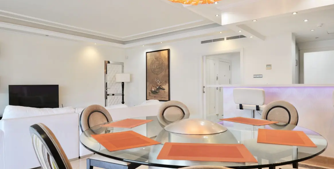 Long-term rent of penthouse in Puerto Banús 6