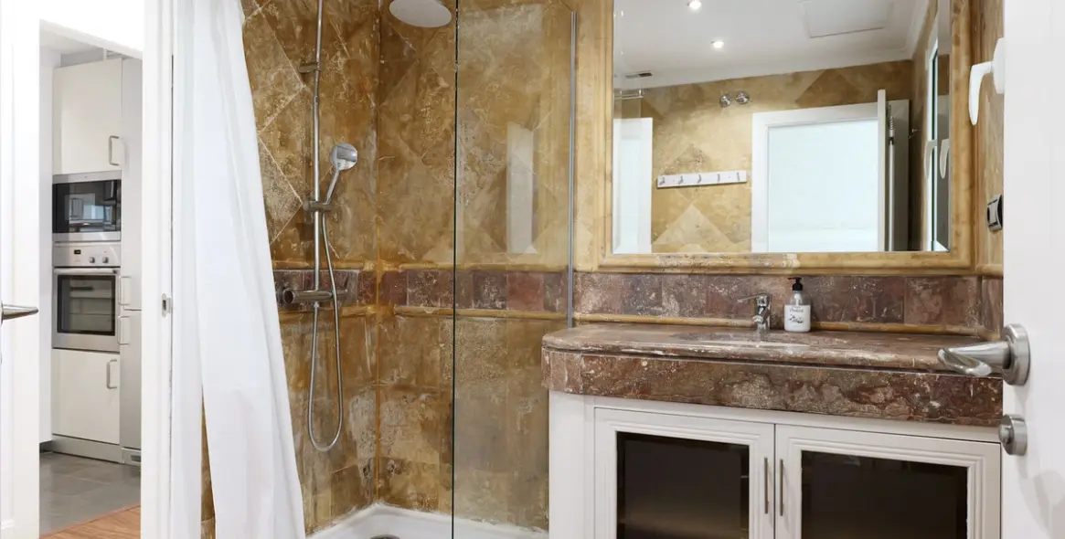 Long-term rent of penthouse in Puerto Banús 11