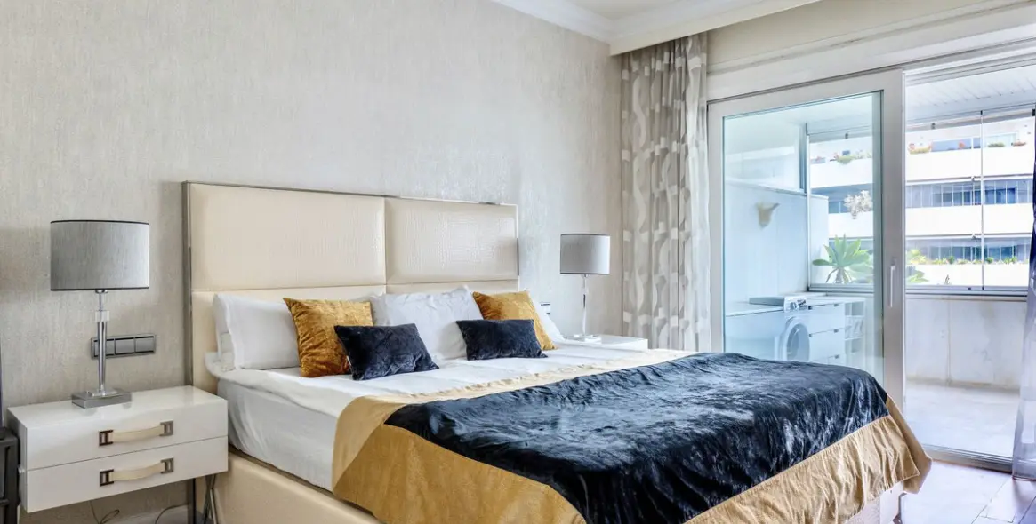 Long-term rent of penthouse in Puerto Banús 18