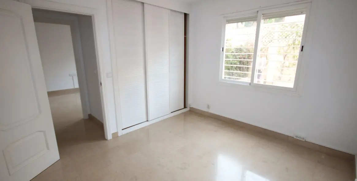 Long-term rent of ground floor apartment in Marbella 11