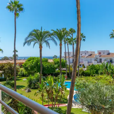 Sale of middle floor apartment in Atalaya