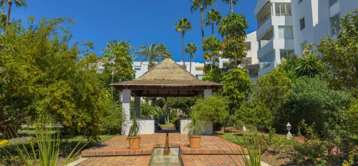 Sale of middle floor apartment in Atalaya 1