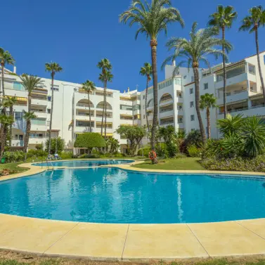 Sale of middle floor apartment in Atalaya