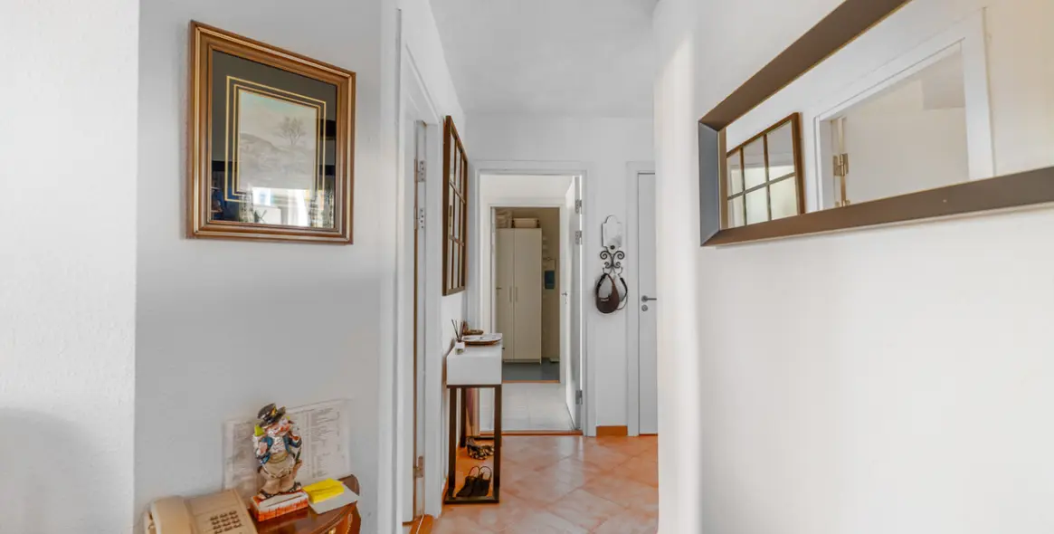 Sale of middle floor apartment in Atalaya 13
