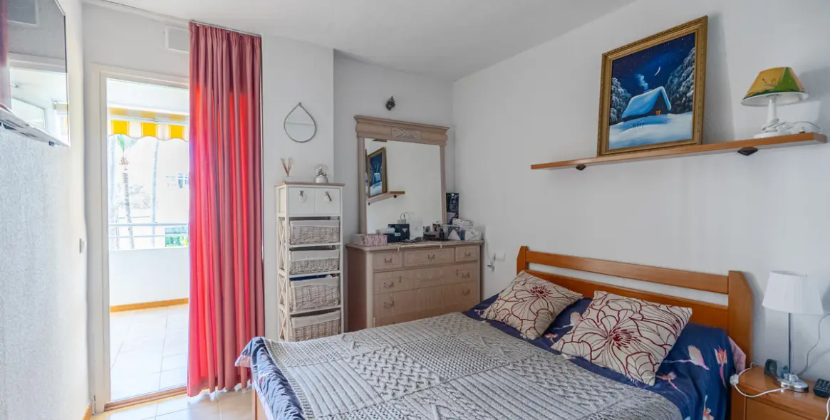 Sale of middle floor apartment in Atalaya 15