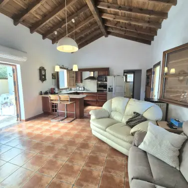 Продажа  отдельно стоящей виллы в Coín