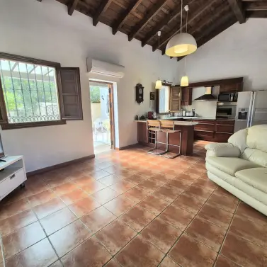 Продажа  отдельно стоящей виллы в Coín