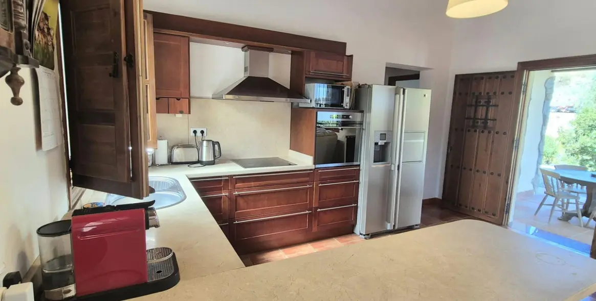 Продажа  отдельно стоящей виллы в Coín 11