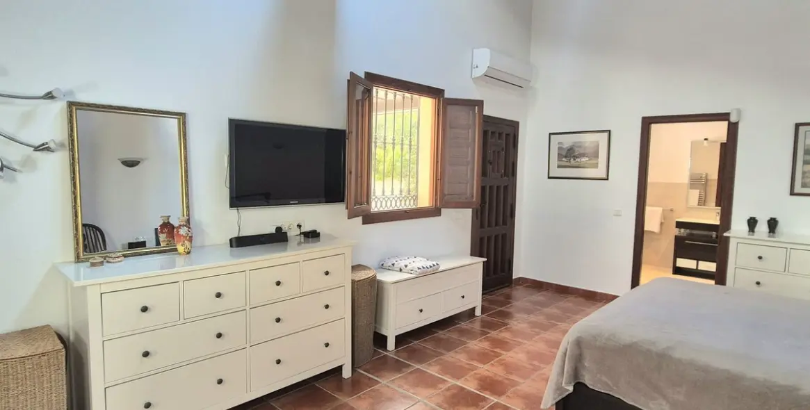 Продажа  отдельно стоящей виллы в Coín 23