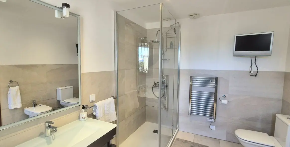 Продажа  отдельно стоящей виллы в Coín 28