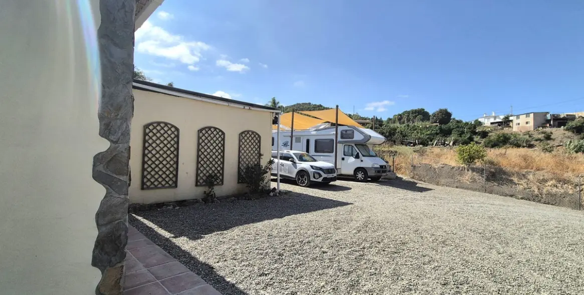 Продажа  отдельно стоящей виллы в Coín 36