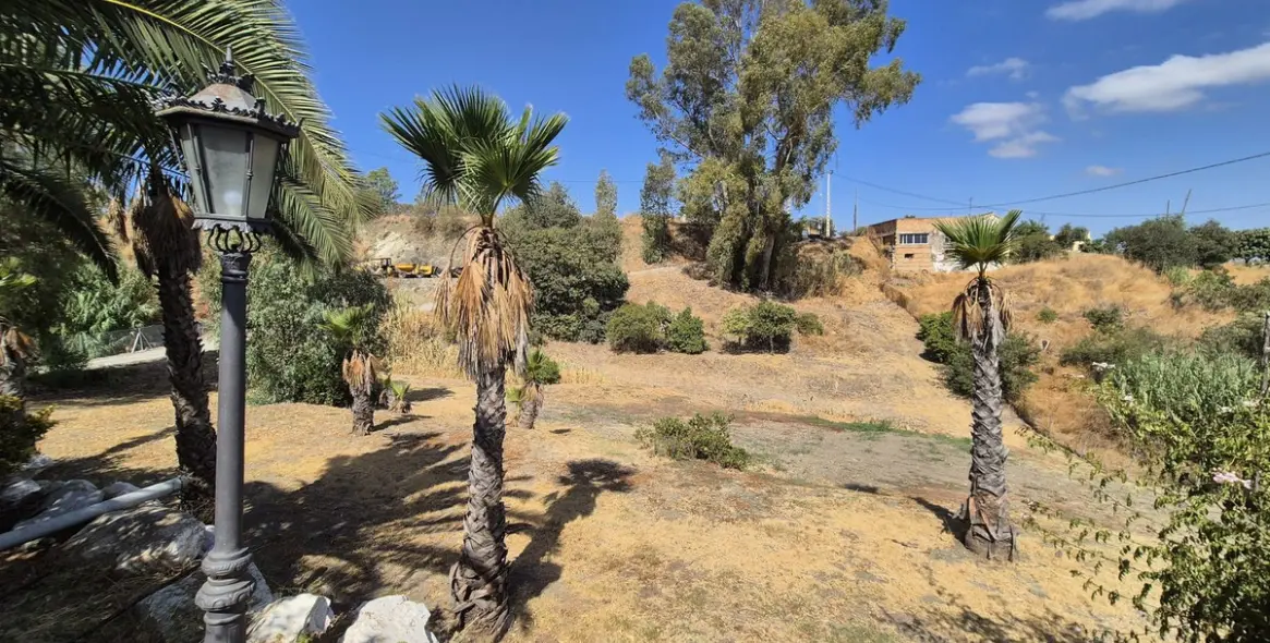 Продажа  отдельно стоящей виллы в Coín 56