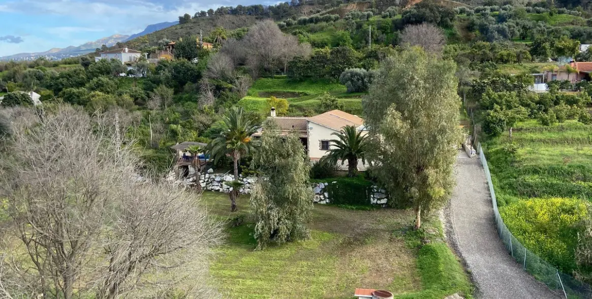 Продажа  отдельно стоящей виллы в Coín 65