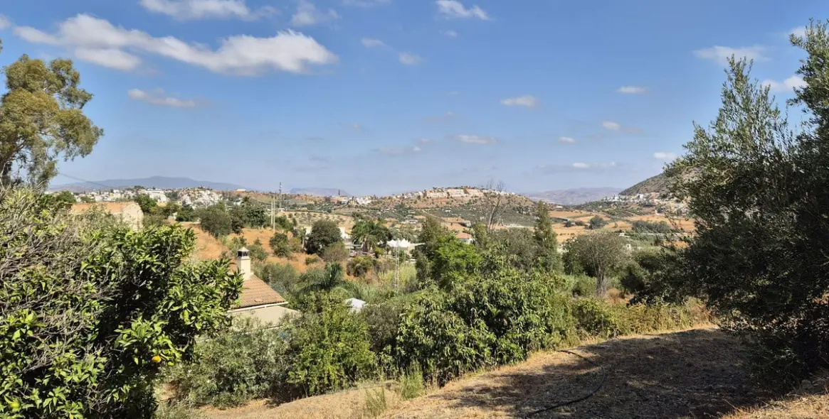 Продажа  отдельно стоящей виллы в Coín 69