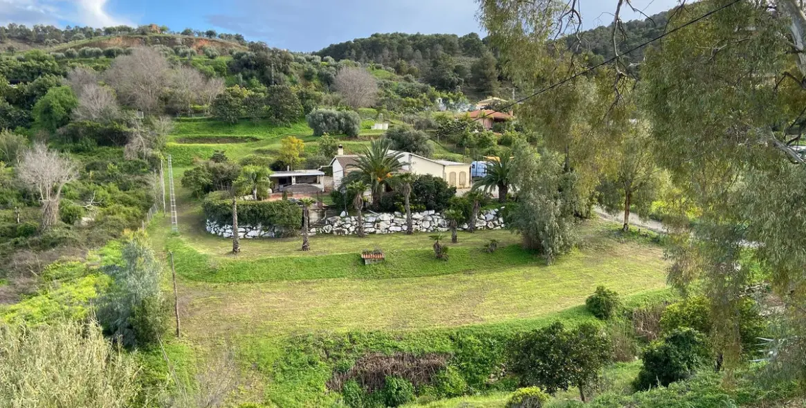 Продажа  отдельно стоящей виллы в Coín 81