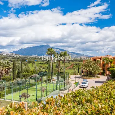 Продажа апартаментов на первом этаже в Benahavís