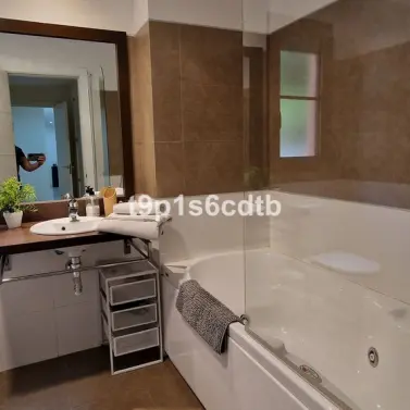 Продажа апартаментов на первом этаже в Benahavís